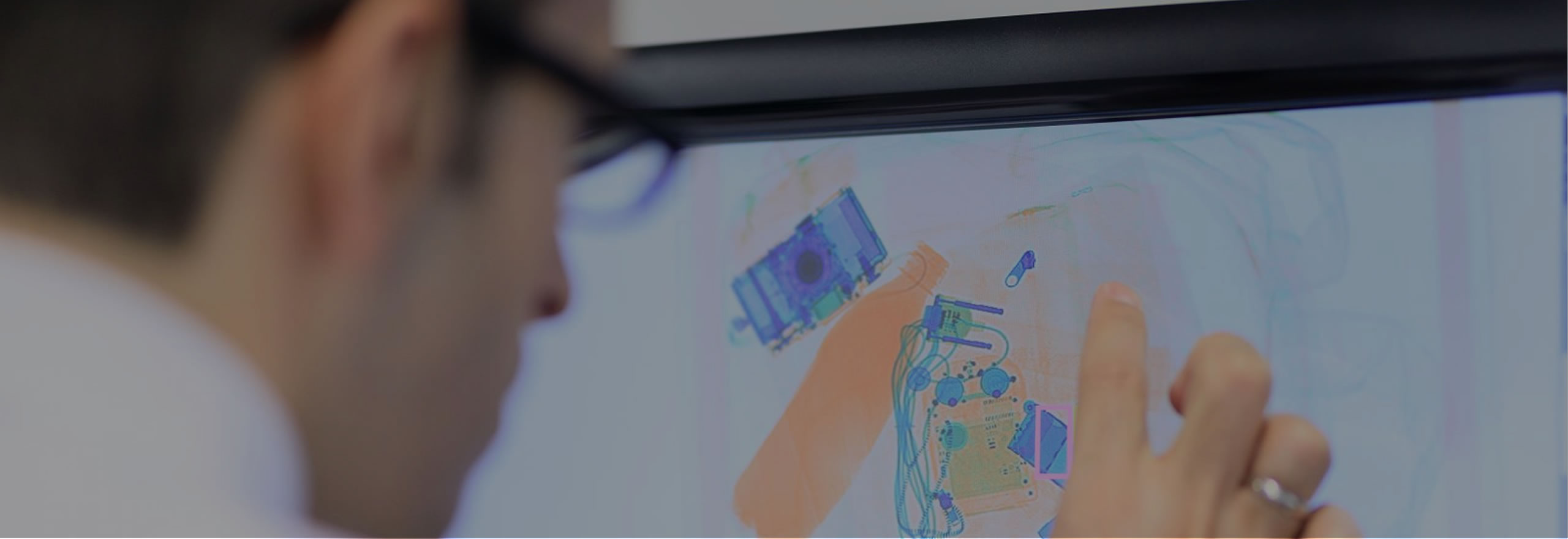 Man using checkpoing scanner